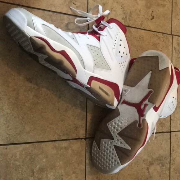 Jordan’s  retro 6 ( white Maroon) - Picture 4 of 4